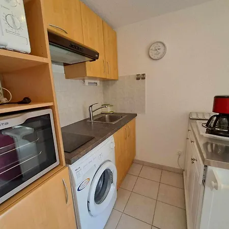 Maison Mitoyenne Climatisee Avec Terrasse Et Piscine A - Fr-1-326-474 *