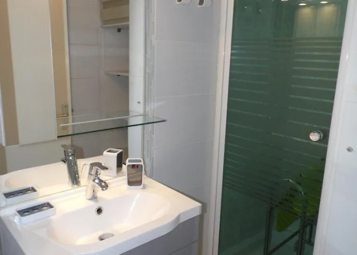 Maison Mitoyenne Climatisee Avec Terrasse Et Piscine A - Fr-1-326-474 別荘
