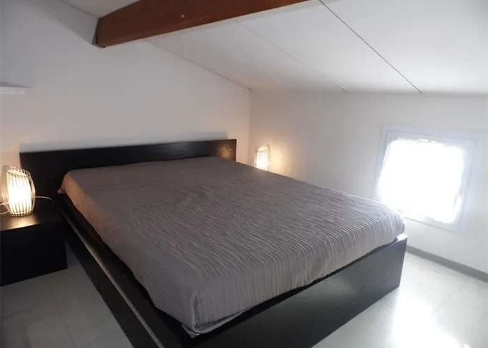 Maison Mitoyenne Climatisee Avec Terrasse Et Piscine A - Fr-1-326-474 別荘 マルセイヤン