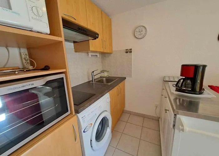 Maison Mitoyenne Climatisee Avec Terrasse Et Piscine A - Fr-1-326-474 *