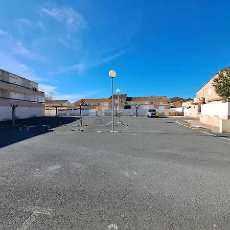 Maison Mitoyenne Climatisee Avec Terrasse Et Piscine A - Fr-1-326-474 *